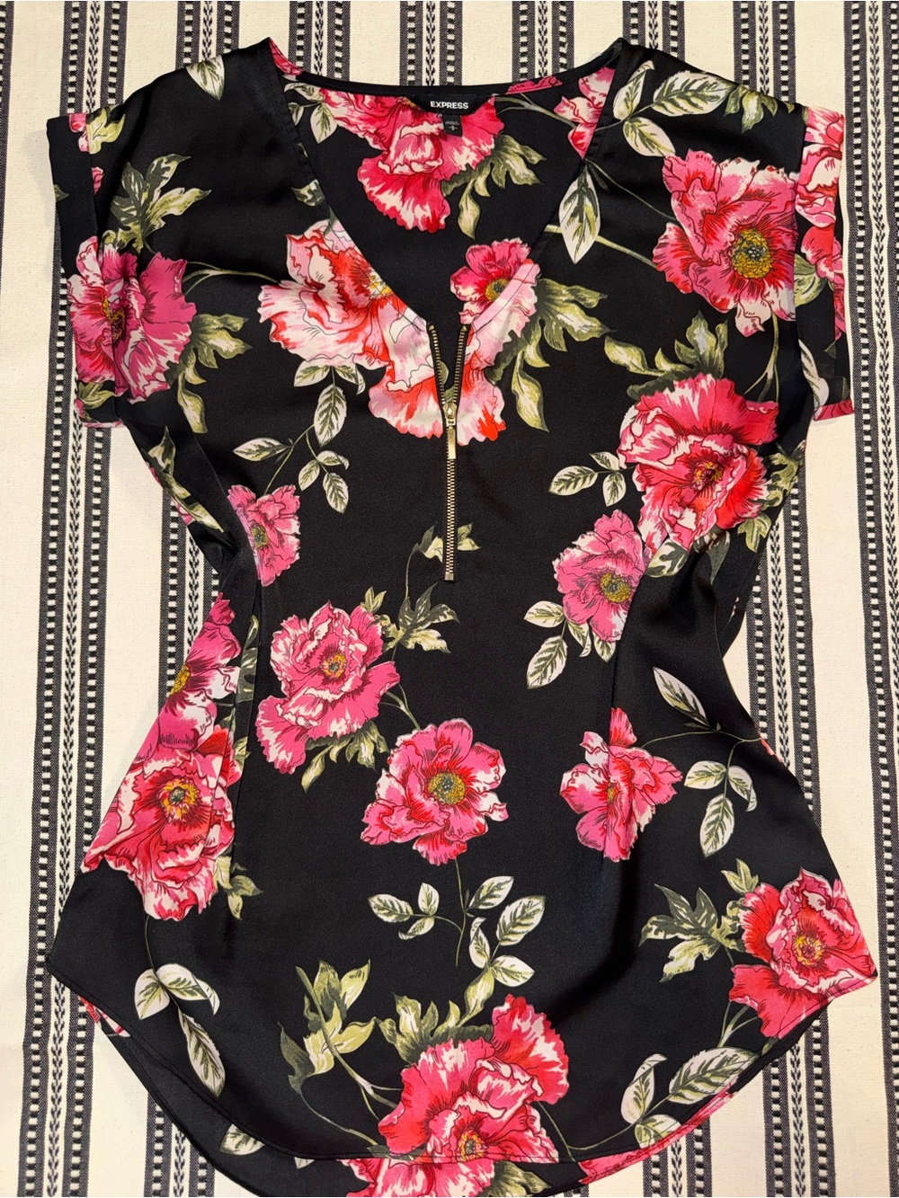 Express Black Short-Sleeve V-Neck Zip Floral Top - Pink & Green Print